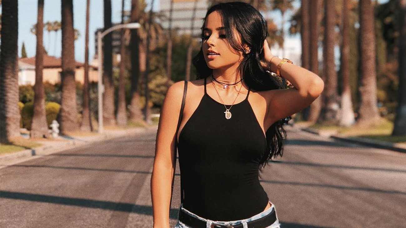 Becky G Incendi Las Redes Con Sus Fotos En Bikini