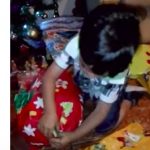 Niño recibe sandía por Navidad