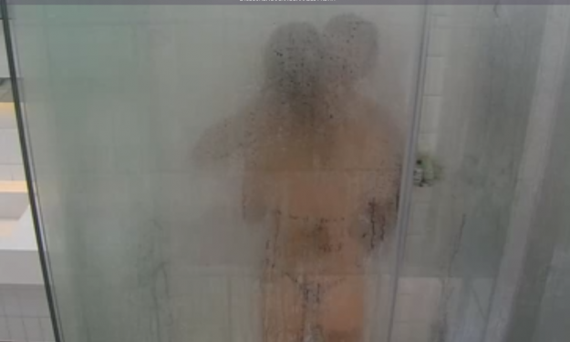 Anabel y Kevin se ducharon