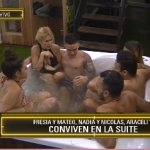 Las tres parejas en el jacuzzi