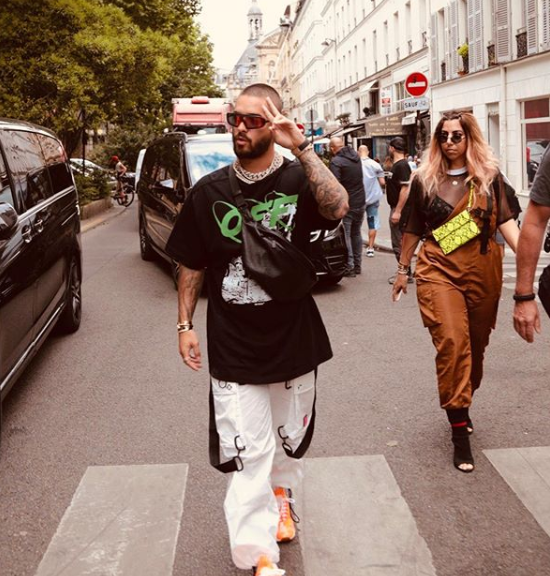 J Balvin tuvo un peculiar encuentro con Maluma en el París Fashion Week  [FOTOS], ESPECTACULOS