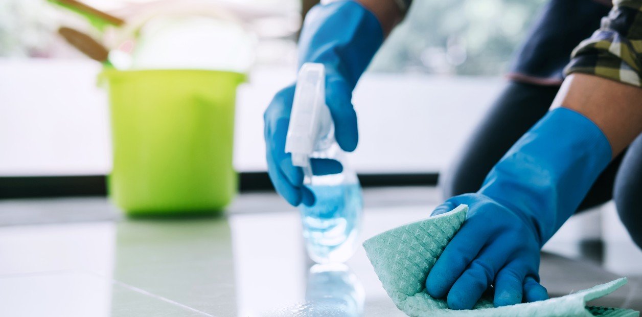 Cuánto dura el coronavirus en diferentes superficies y ambientes