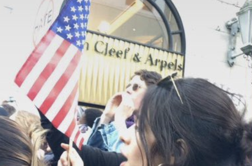 Camila Cabello en protesta