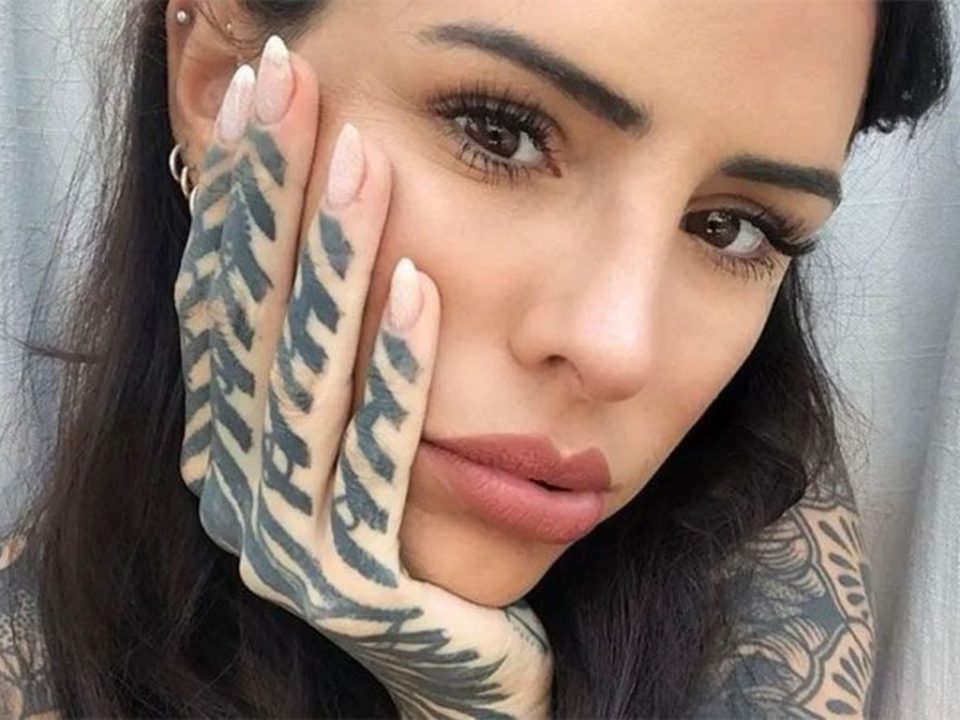 Cande Tinelli se tatuó una araña en la cabeza y Lolo quiso ...