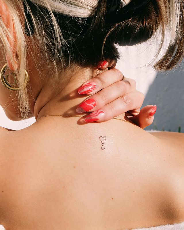 Confundieron el nuevo tatuaje de Danna Paola con una receta médica