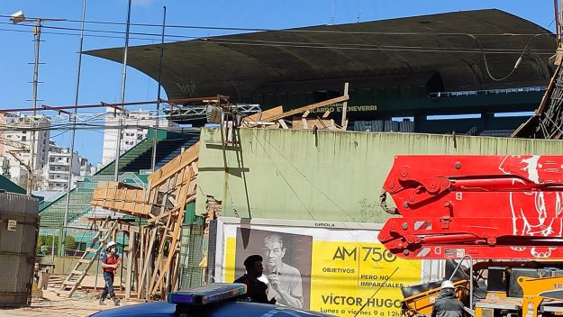 Derrumbe de una tribuna en la cancha del Club Ferro Carril Oeste