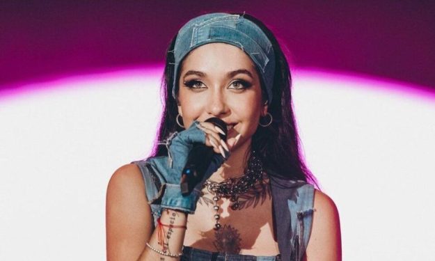 María Becerra a pura emoción tras ganar el Martín Fierro de Música: "Quiero dedicárselo a mi mamá"